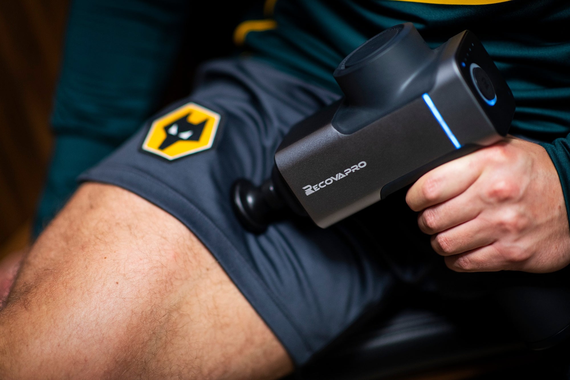 HOW TO USE THE RECOVAPRO MASSAGE GUNS TO ALLEVIATE SORENESS